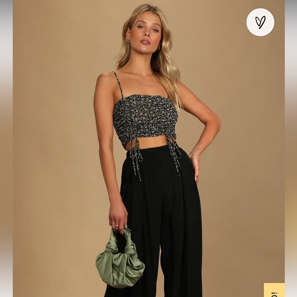 BNWT Lulus best of trends black floral print cropped top